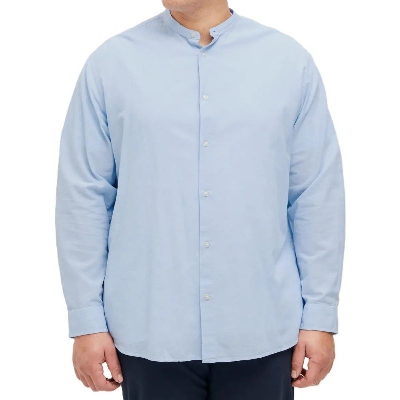 Camicia celeste taglie forti uomo Jack & Jones in misto lino con collo alla coreana, vista frontale.