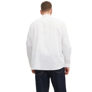 Dettaglio schiena camicia bianca uomo taglie comode Jack & Jones per cerimonie